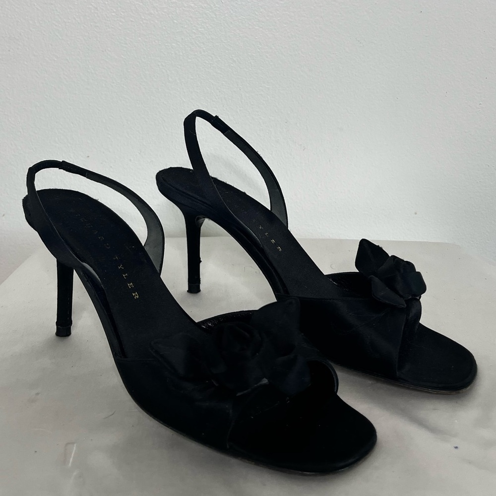 Vintage Richard Tyler kitten heels
